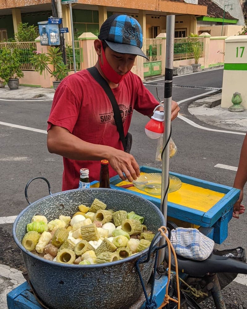 siomay street vendor