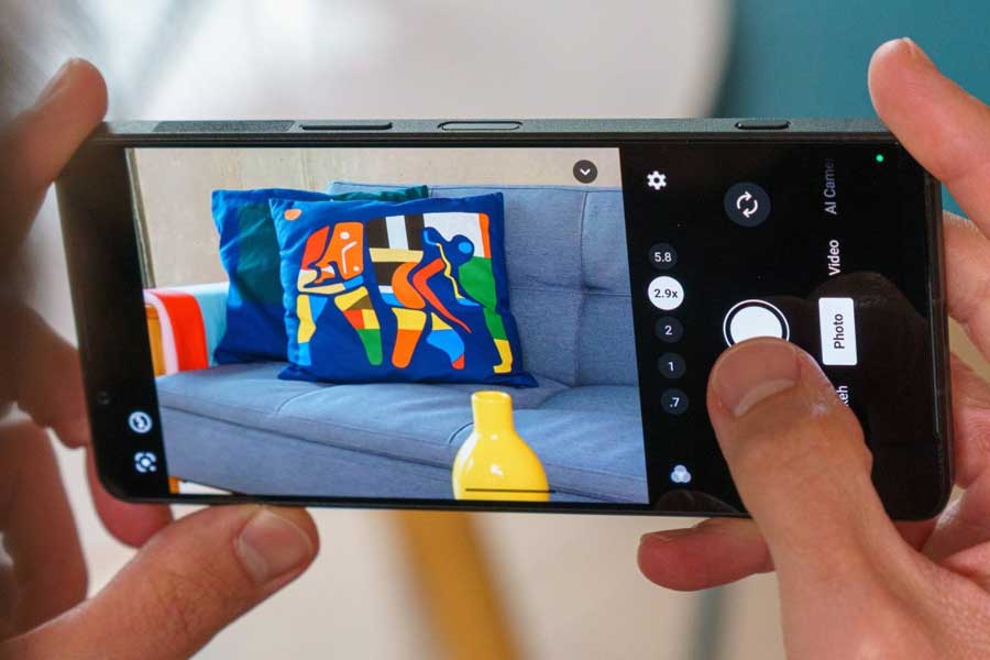 Layar FHD 120 Hz Sony XPERIA 1 VIII